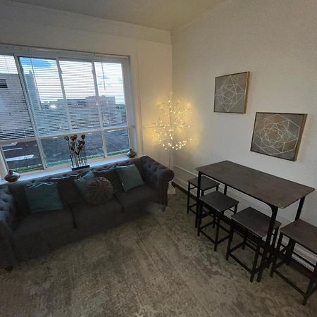 2 Bedroom Stylist Apartment Detroit Exteriör bild