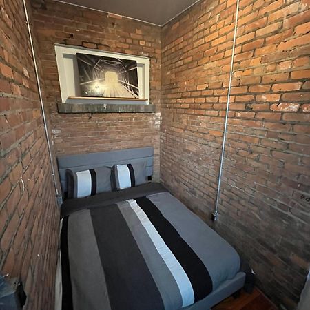 2 Bedroom Stylist Apartment Detroit Exteriör bild
