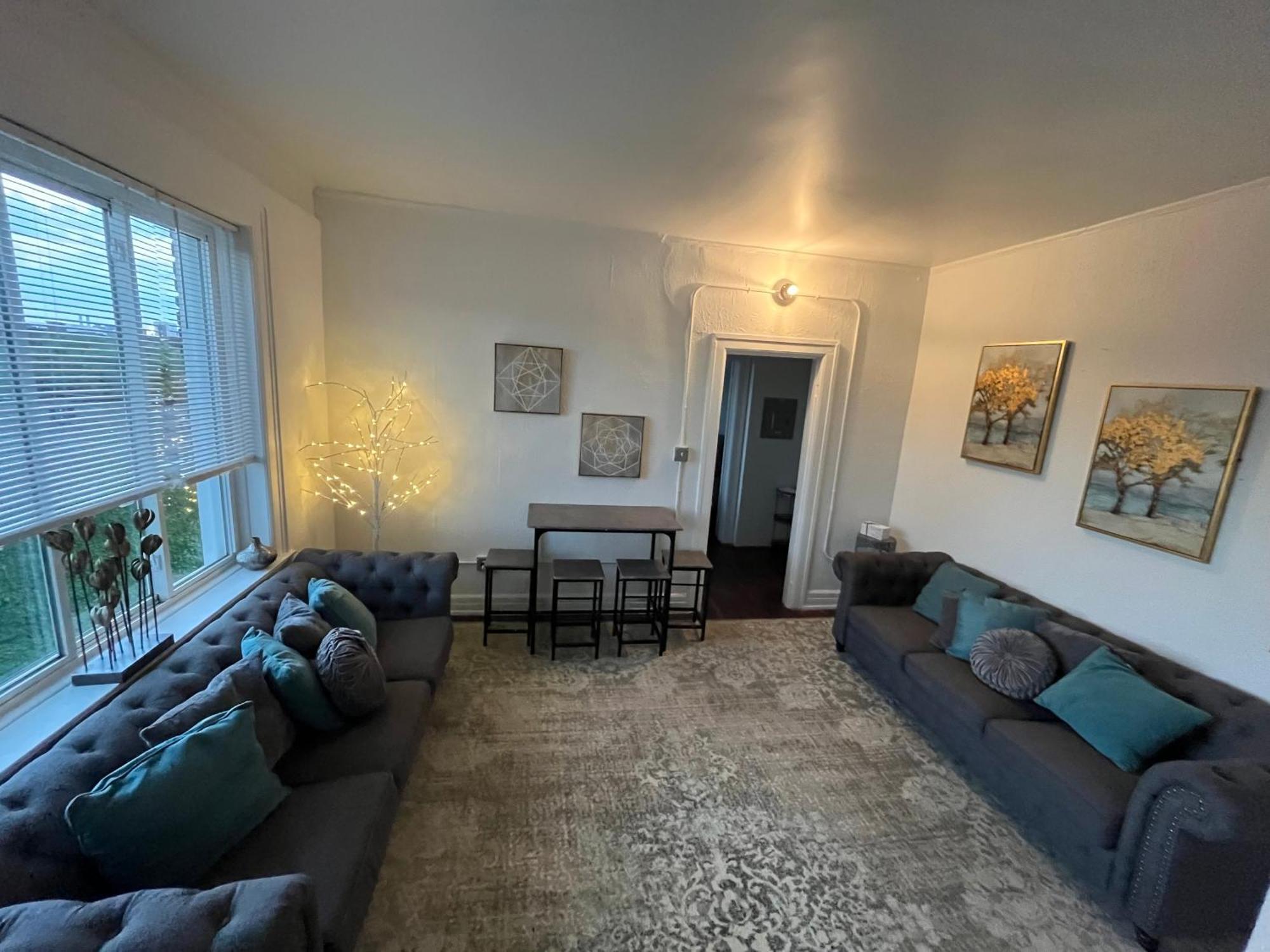 2 Bedroom Stylist Apartment Detroit Exteriör bild