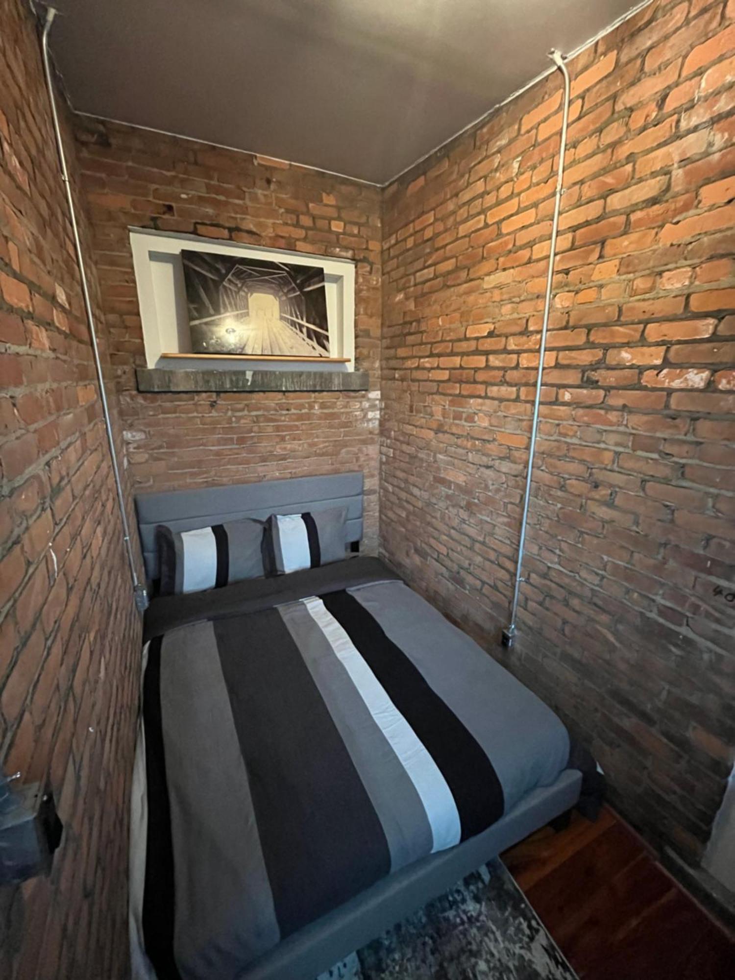 2 Bedroom Stylist Apartment Detroit Exteriör bild